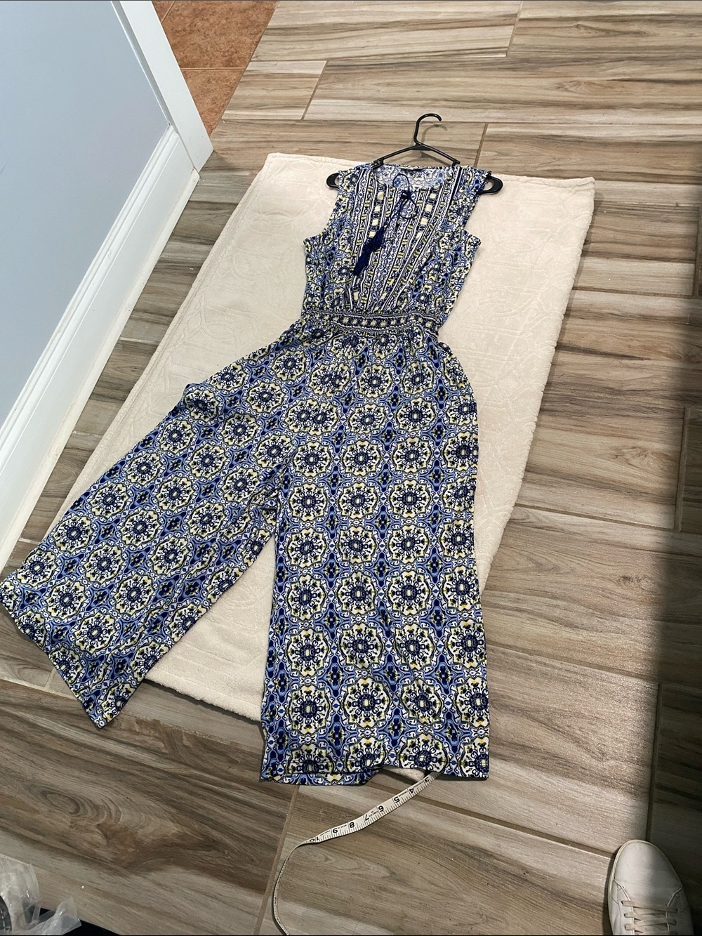 Shelby & Palmer Blue and White Patterned Sleeveless Jumpsuit